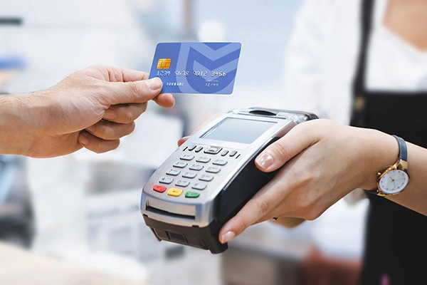 Нималарга тўлов нақдсиз ҳисоб-китоб орқали амалга оширилади?