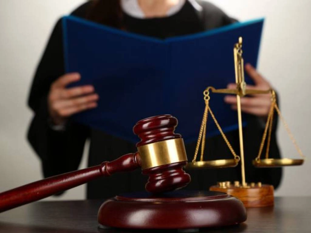 Маъмурий судга ариза топширганингиздан сўнг неча кунда иш юритишга берилиши керак?