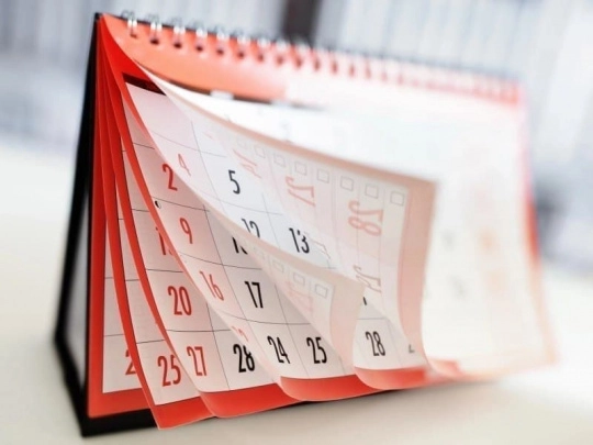 Qisqichbaqasimon va kokrakli porno yulduz Sara Jey butun porno treyleri davomida dumbalarini silkita Flash oyinlar, erotika, porno, sado